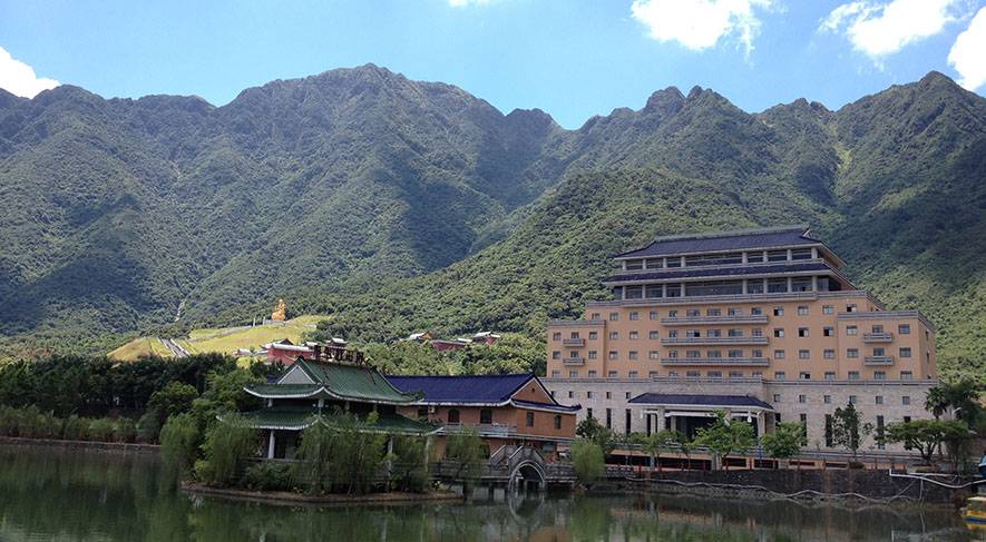 汕尾海丰县 2天游 莲花山温泉度假村 天然温泉 红宫红场 鸡鸣寺祈福