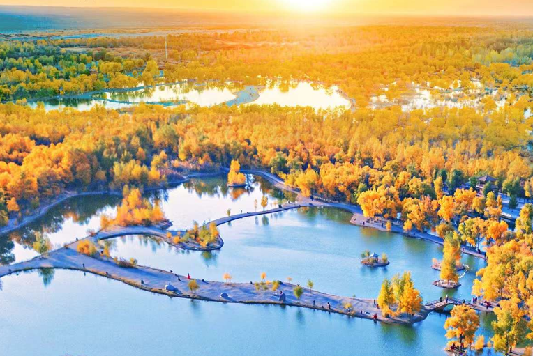 4大5A景区：大漠乐园沙坡头+《大话西游》拍摄地镇北堡影视城·嗨玩沙湖+108塔       赠送《烽火西夏》马战表演+青铜大峡谷游船+沙湖大船游船双飞5天4晚 跟团游