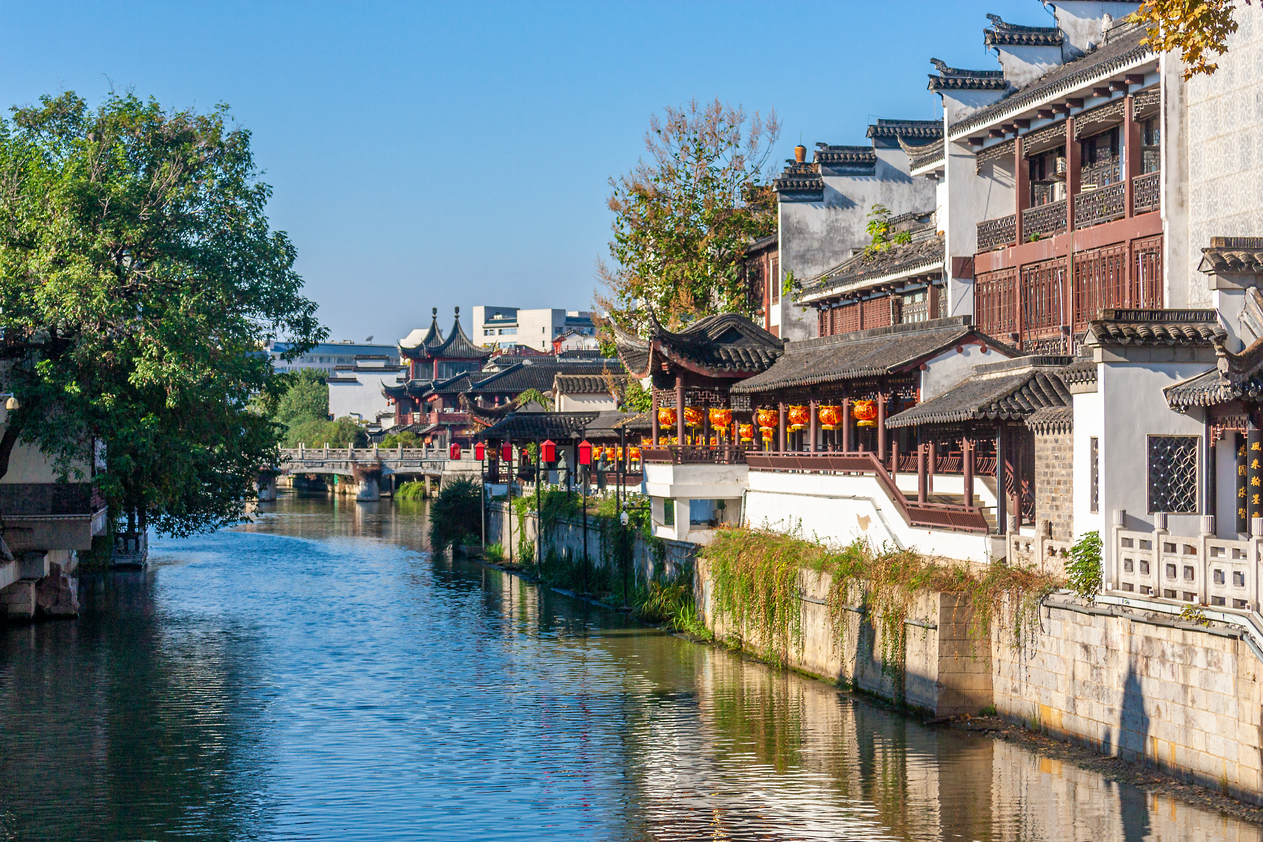 【情系江南】 上海︱杭州︱苏州︱无锡︱湖州 杭州西湖︱南浔古镇︱拈花湾︱太子湾公园 惠山古镇︱长广溪湿地公园︱七宝老街︱上海外滩 双飞六天特惠跟团游