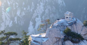 河南郑州、洛阳龙门石窟、白马寺、洛邑古城、老君山、万仙山郭亮村、开封、清明上河园、包公祠、少林寺双飞5天