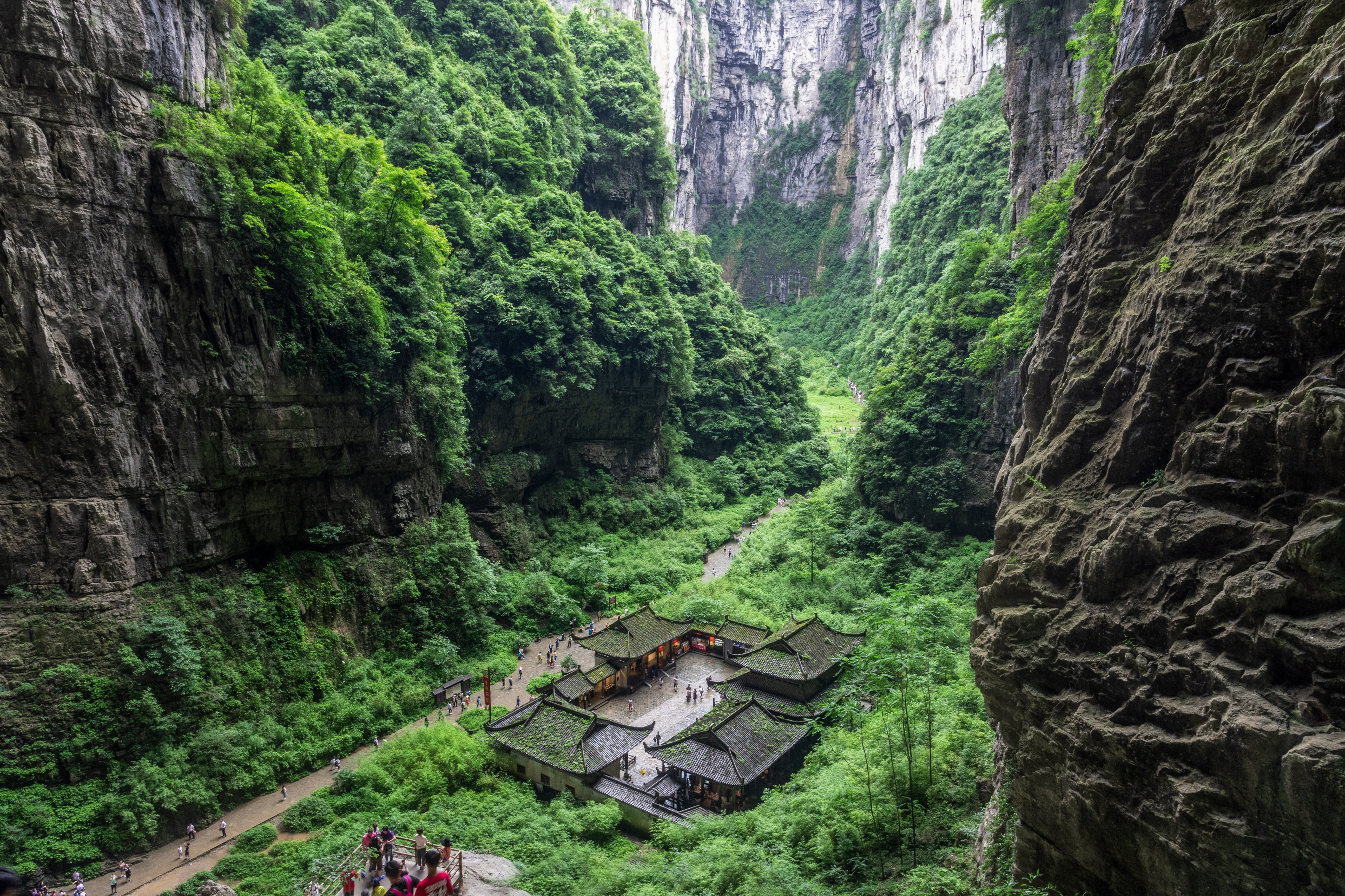 纯玩重庆 武隆天生三桥|仙女山|白马山|乌江游船 李子坝|白公馆|渣滓洞|解放碑|洪崖洞|磁器口|重庆人民大礼堂 【品质纯玩•五天四晚】