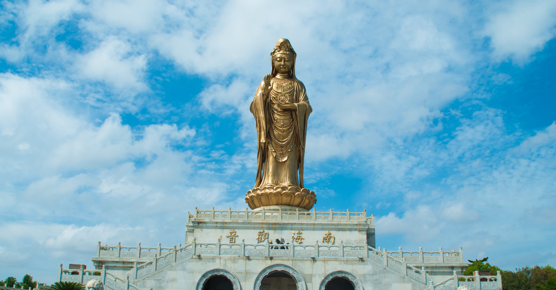 东方明珠︱灵山大佛︱宋城千古情︱乌镇西栅︱苏州留园 杭州西湖︱上海外滩︱南浔古镇︱河坊街︱木渎古镇 双飞五天纯玩跟团游