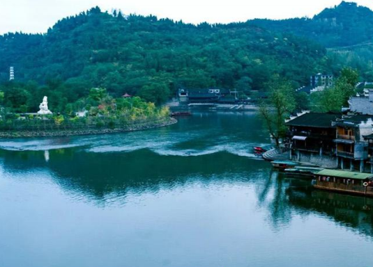 【魅力张家界】双高铁 5 天游 长沙橘子洲·韶山·宝峰湖·张家界森林公园·民俗演出·天门山·芙蓉镇·凤凰古城
