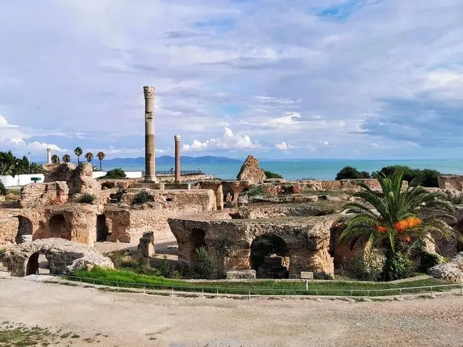 春节优选【摩洛哥突尼斯】艾尔杰姆斗兽场 + 得土安老城 + 艾西拉涂鸦镇 + 撒哈拉沙漠 沙漠冲沙 + 骆驼骑行 + 古城漫游 + 悬崖下午茶 13 日纯玩游 广州直飞