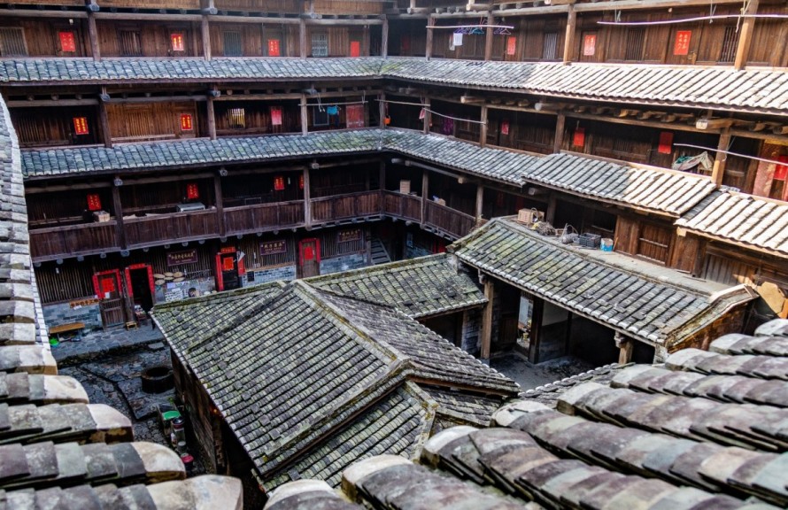 春节优选【漳州+永福樱花】洪坑土楼+永福樱花园+漳州古城+埭美古村+围炉煮茶+温泉度假+博饼祈福 3 日纯玩游